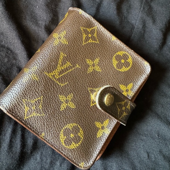 LV Mono zip wallet - Picture 2 of 8